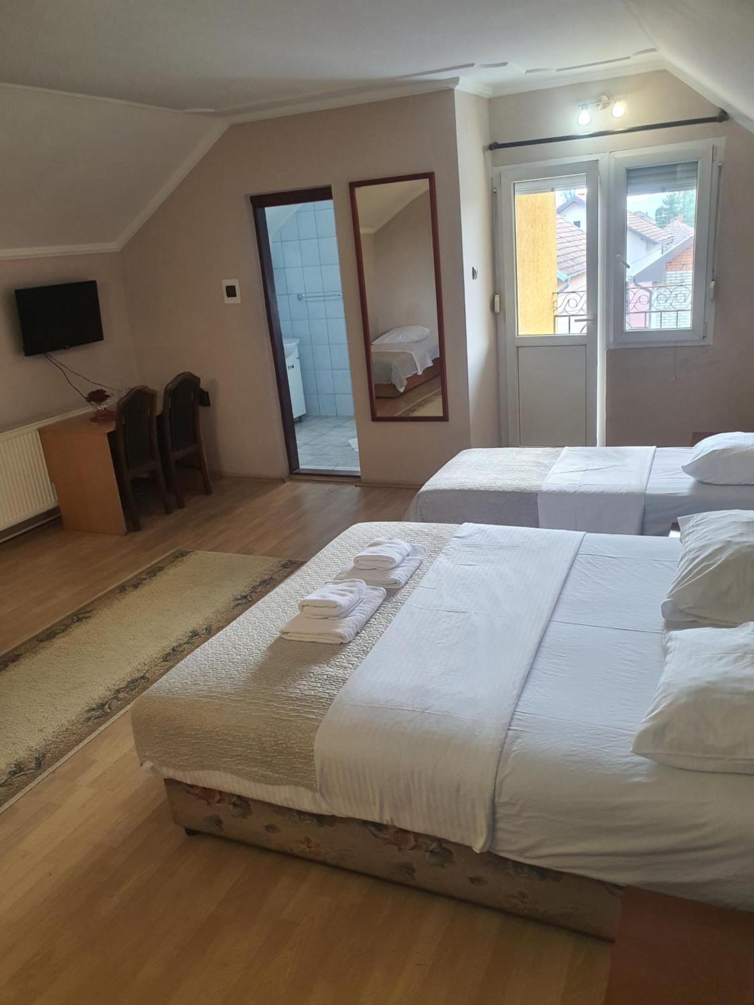 Guest House Vila Bor Novi Sad Exterior foto