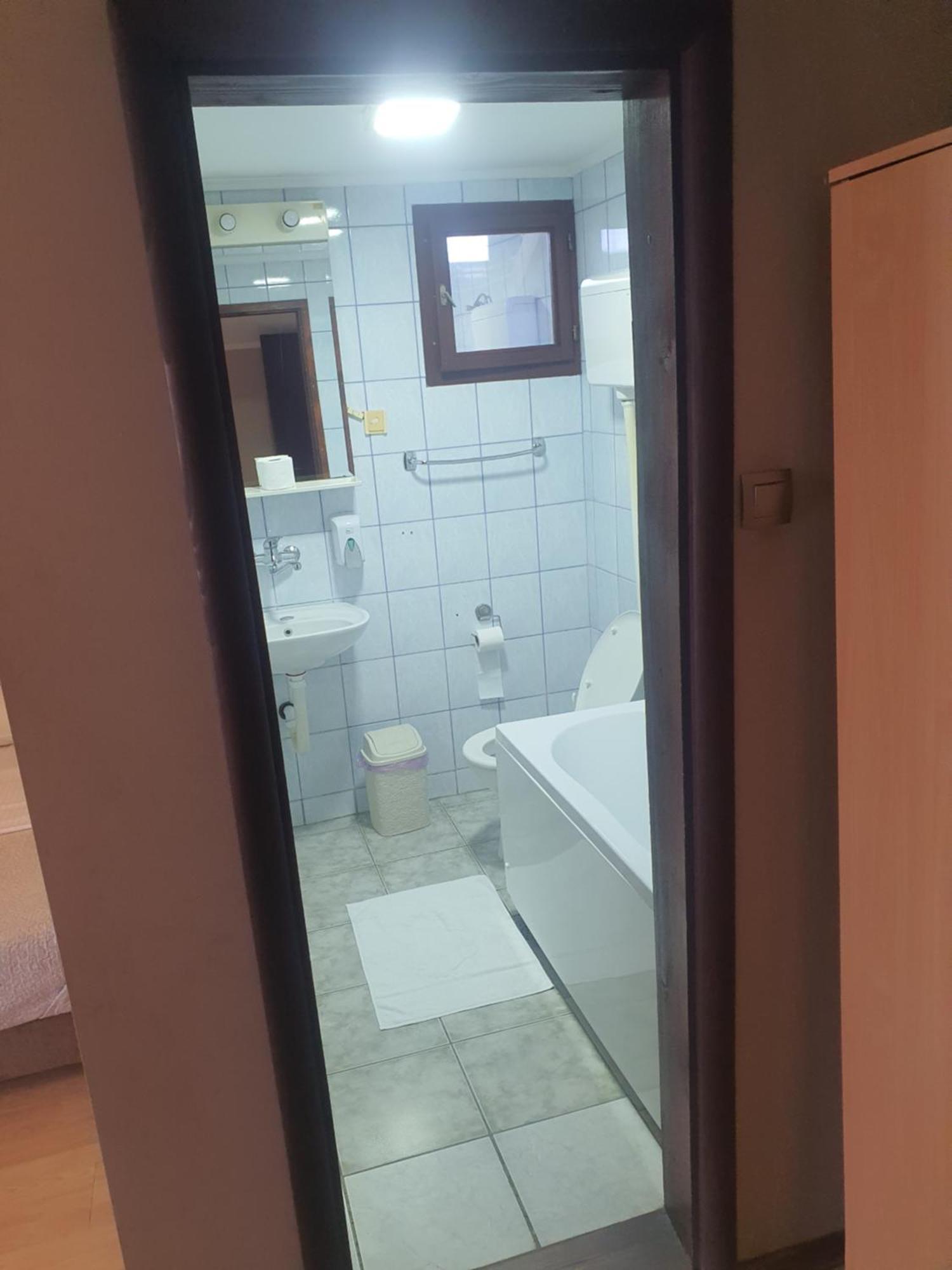 Guest House Vila Bor Novi Sad Exterior foto