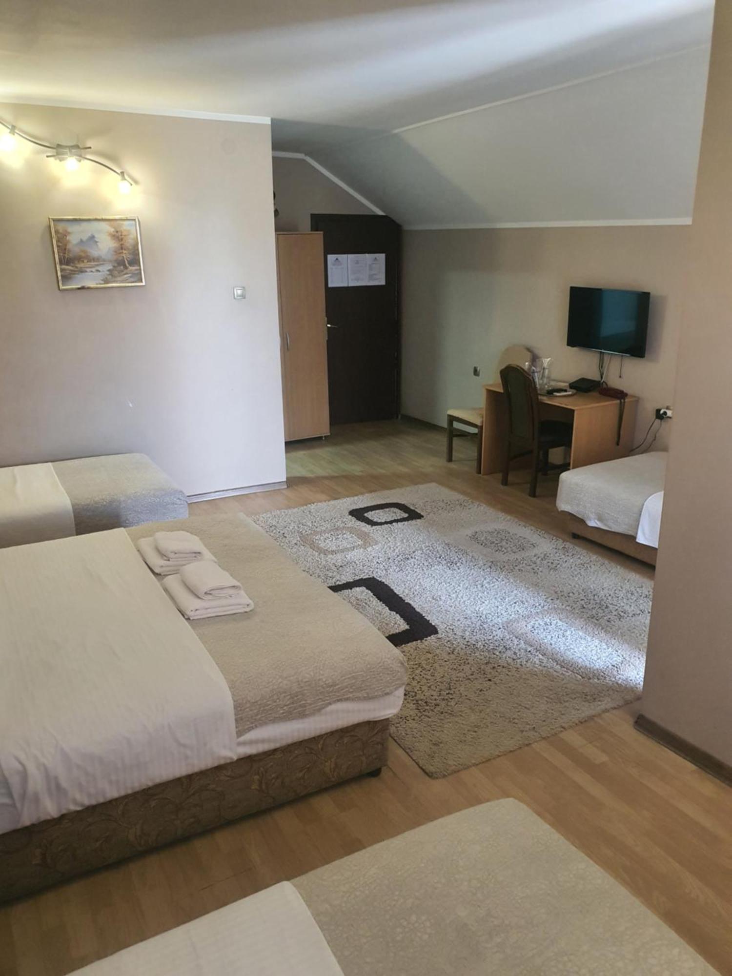 Guest House Vila Bor Novi Sad Exterior foto
